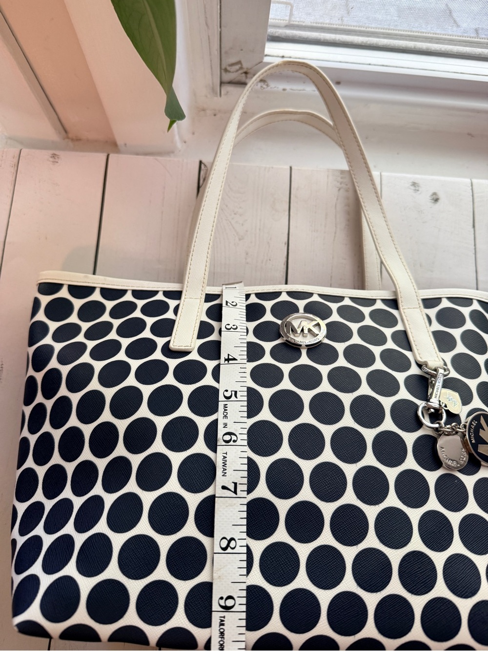 Michael Kors | Kiki Polka Dot Tote Bag, Navy and White with MK Charm - Picture 11 of 14